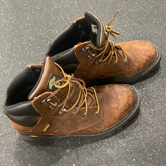 Survivor boots. Mens size 9. Brown comfortable boots. New laces. Waterproof. - Picture 2 of 4